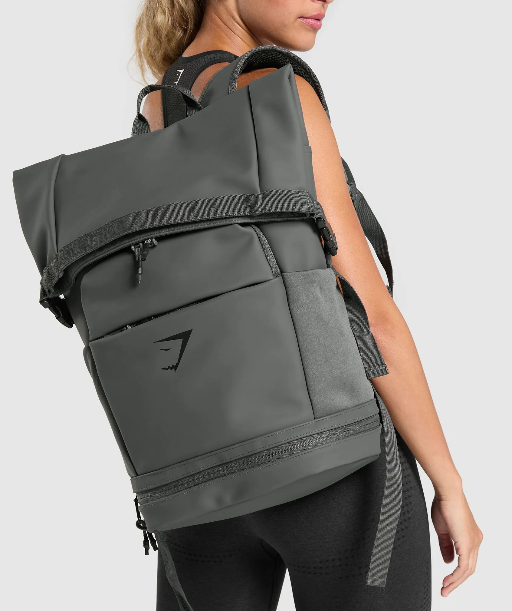 Gymshark Sleek Backpack Roll Top - Graphite Grey